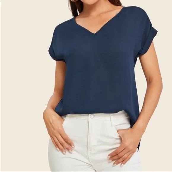 H&M Navy blue VNeck high low cuffed sleeve blouse - Picture 1 of 11